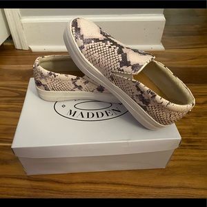 Steve Madden Gills Slip-on Sneakers